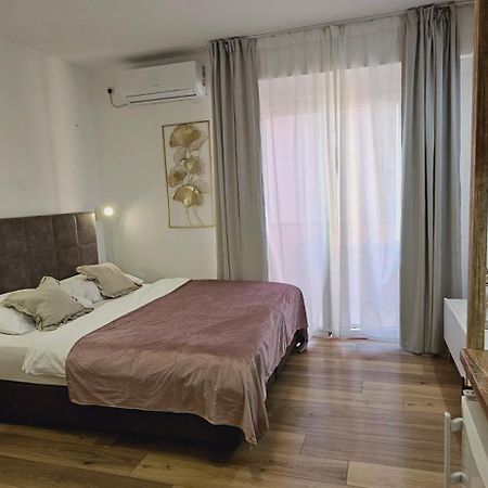 Amari Appartement Starigrad Paklenica Buitenkant foto