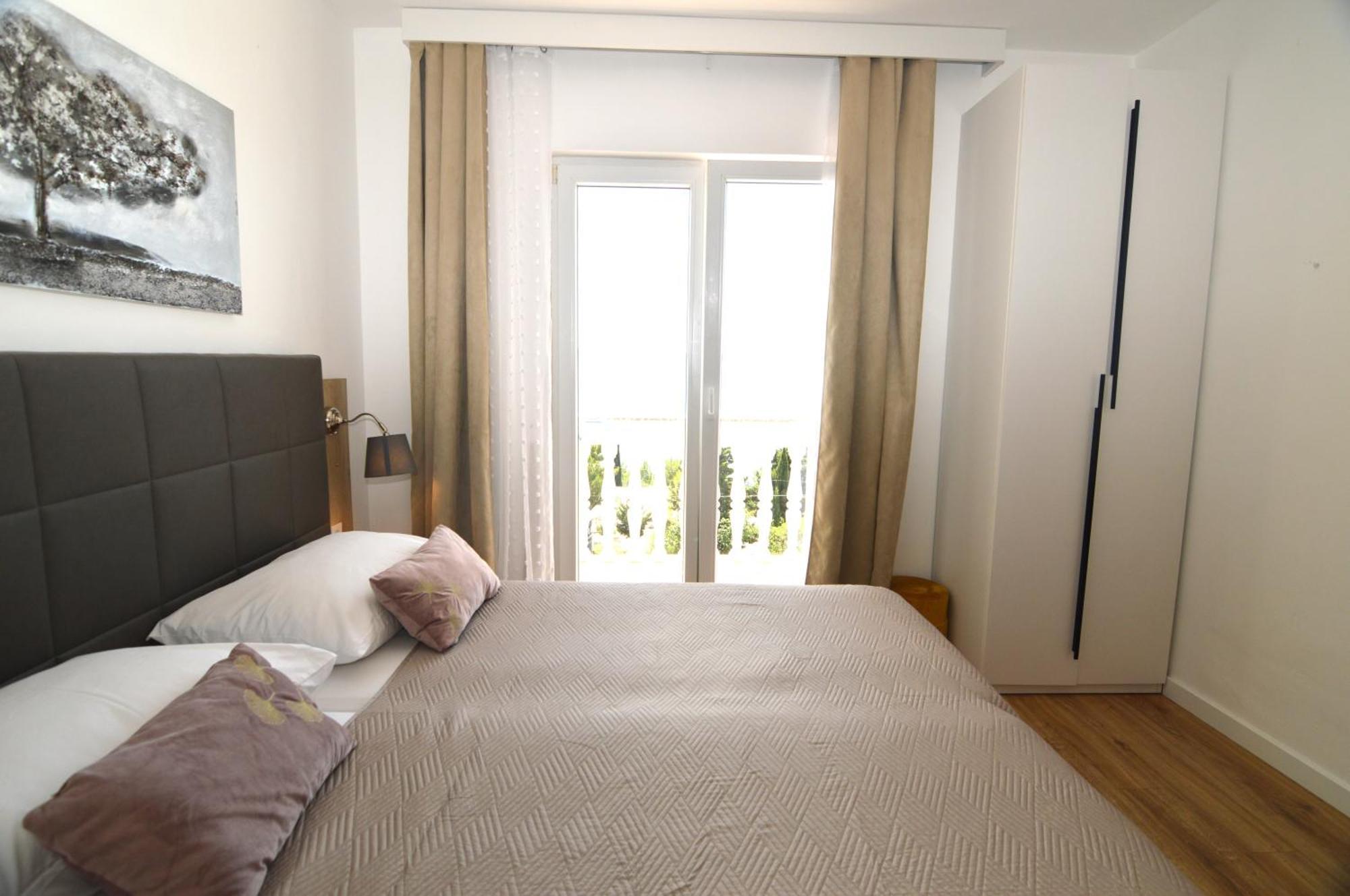 Amari Appartement Starigrad Paklenica Buitenkant foto
