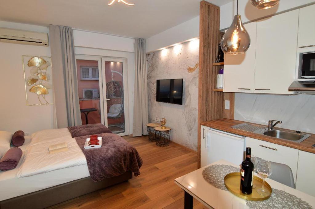 Amari Appartement Starigrad Paklenica Buitenkant foto